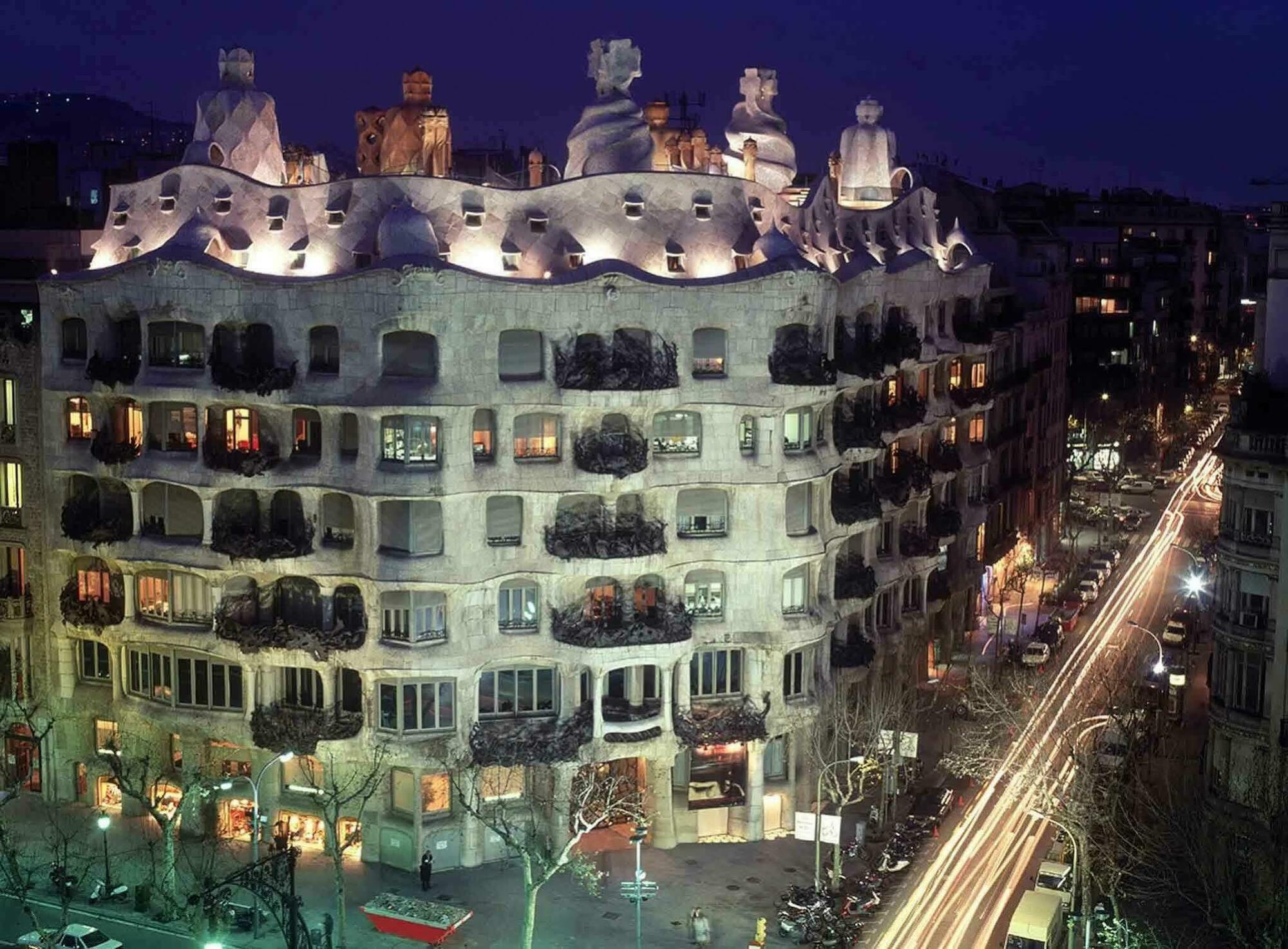 ホテル イビス バルセロナ メリディアナ エクステリア 写真